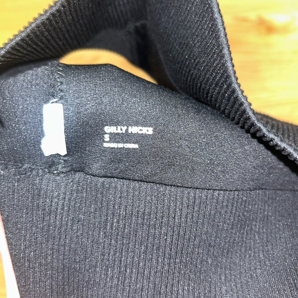 Gilly Hicks Black Ribbed Sports Bra and Leggings Set Size Small - Picture 3 of 4